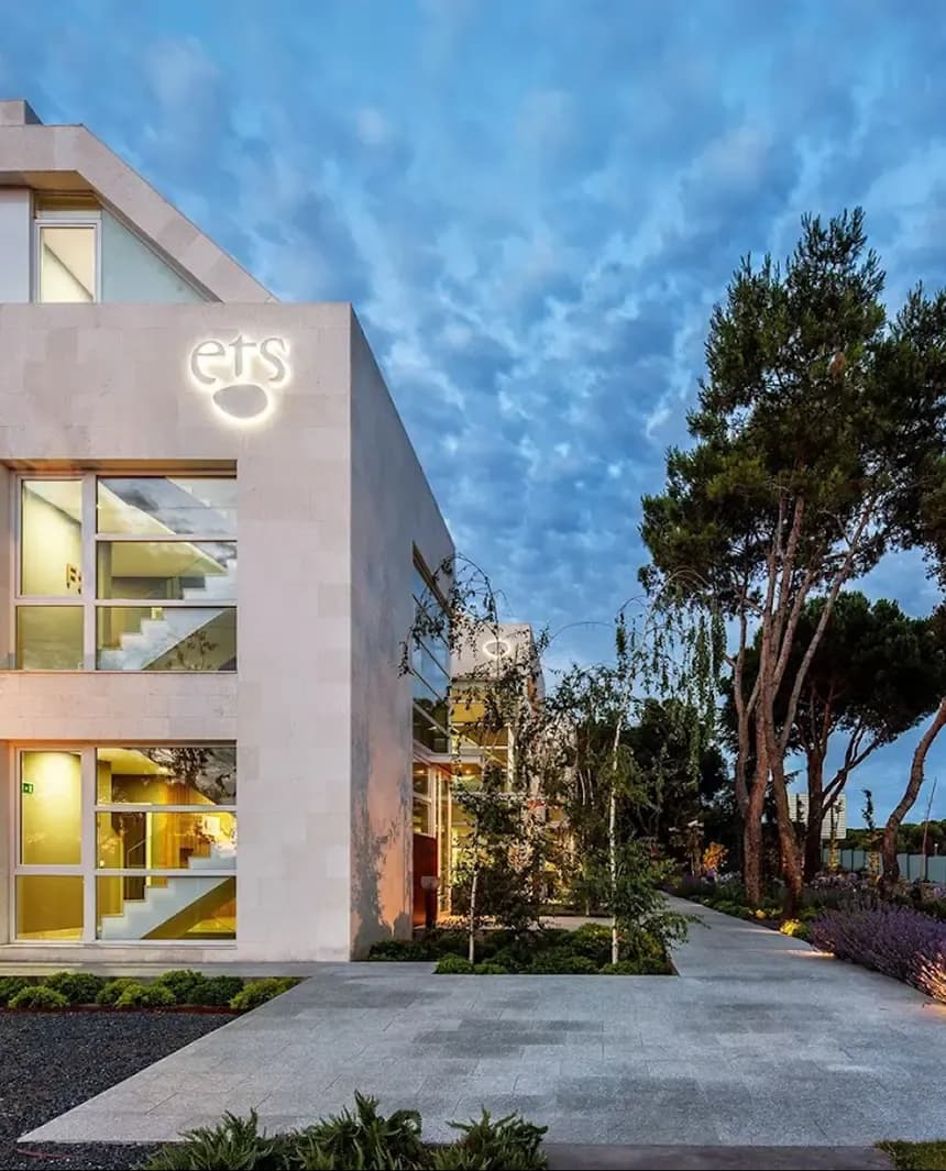 img-about-building-mobile